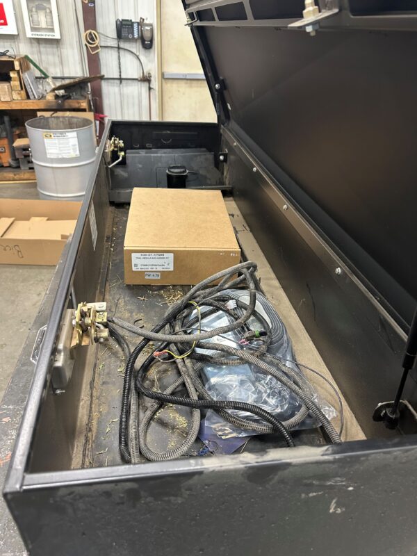 USED Transfer Flow 40 Gallon Refueling Tank/Tool Box Combo (Copy) - Image 4